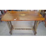 19TH CENTURY WALNUT LIBRARY TABLE WITH DECORATIVE BOXWOOD INLAY TOP ON BOBBIN SUPPORTS 87CM LONG