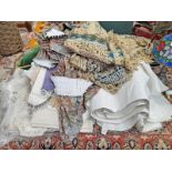 SELECTION OF VARIOUS LINEN,