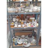 SELECTION OF VARIOUS ITEMS INCLUDING TABLE LAMPS, DECORATIVE PORCELAIN FIGURES,