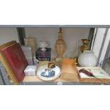 SELECTION OF VARIOUS ITEMS INCLUDING TABLE LAMP, PARAFFIN LAMP, COMMEMORATIVE WALL PLATES,