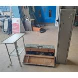PAINTED TOOL BOX & CONTENTS TO INCLUDE SAWS ETC,