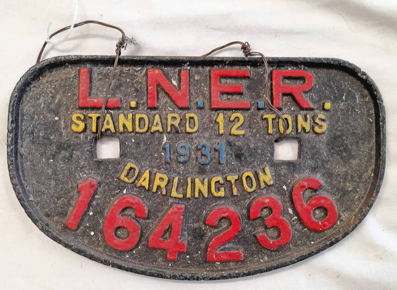 CAST METAL PLATE 'LNER STANDARD 12 TONS 1931 DARLINGTON 164236' 27.