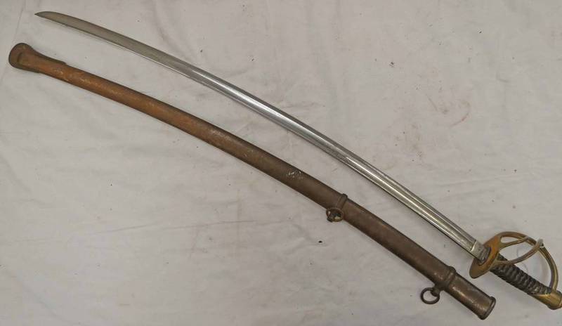 19TH CENTURY GERMAN CAVALRY OFFICERS SWORD WITH 89CM LONG SINGLE EDGED CURVED AND FULLERED STEEL