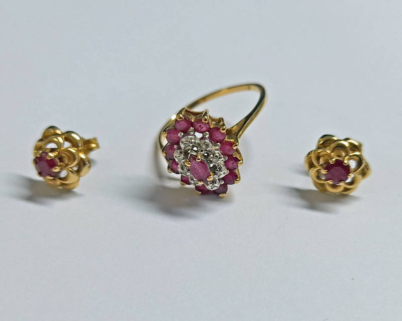 9CT GOLD DIAMOND & GEM SET RING & PAIR GEM SET EARRINGS