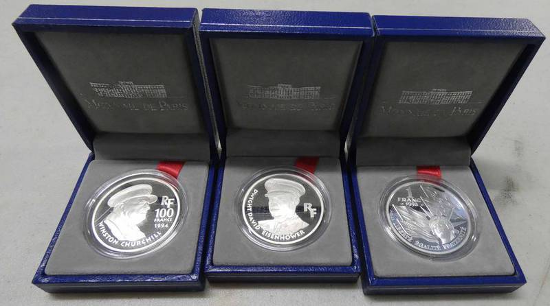 3 FRENCH SILVER PROOF COMMEMORATIVE COINS TO INCLUDE 1993 D-DAY 1 FRANC,