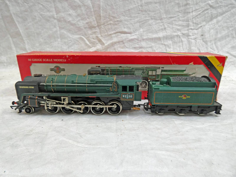 HORNBY R065 00 GAUGE BR GREEN 2-10-0 CLASS 9F EVENING STAR, RN 92220 STEAM LOCOMOTIVE AND TENDER,