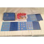 SELECTION OF VARIOUS USA COINAGE TO INCLUDE 20 ROLLS OF ONE CENT COINS,