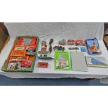 SELECTION OF OO GAUGE MODEL RAILWAY RELATED ITEMS INCLUDING CARRIAGES, BUILDINGS,