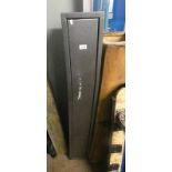 METAL GUN SAFE - KEY IN OFFICE,