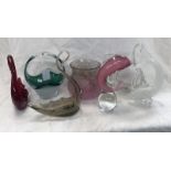 SELECTION OF COLOURED GLASS INCLUDING VASES, BOWL AND ORNAMENTS.