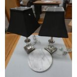 MARBLE LAZY SUSAN AND PAIR OF MODERN METAL AND GLASS TABLE LAMPS ON SQUARE BASES