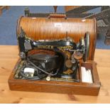 OAK CASED SINGER SEWING MACHINE NO F 5217182