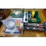 SELECTION OF VARIOUS TOOLS & HOME FURNISHING ITEMS TO INCLUDE TILE CUTTER WITH BOX,