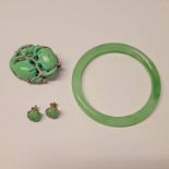 PAIR OF CARVED JADE EAR STUDS,