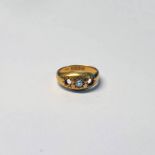 18CT GOLD DIAMOND SET RING, CHESTER 1911 - 4.