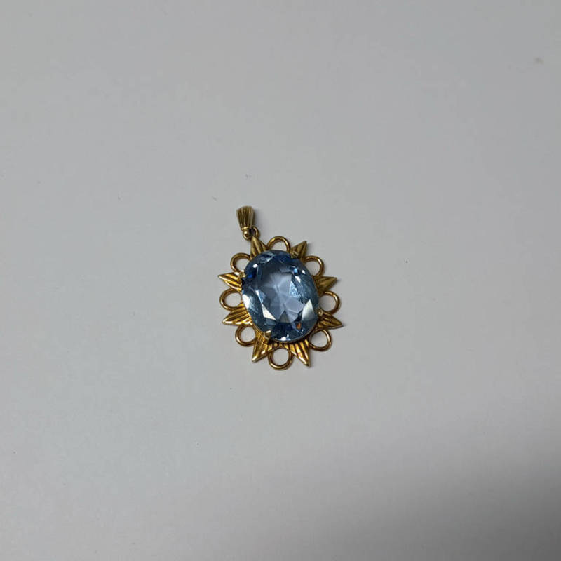 9CT GOLD AQUAMARINE SET PENDANT - 3.2 CM LONG, 5.