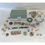 JEWELLERY BOX AND CONTENTS INCLUDING COCKTAIL WATCH, VARIOUS BROOCHES, BANGLE ETC.