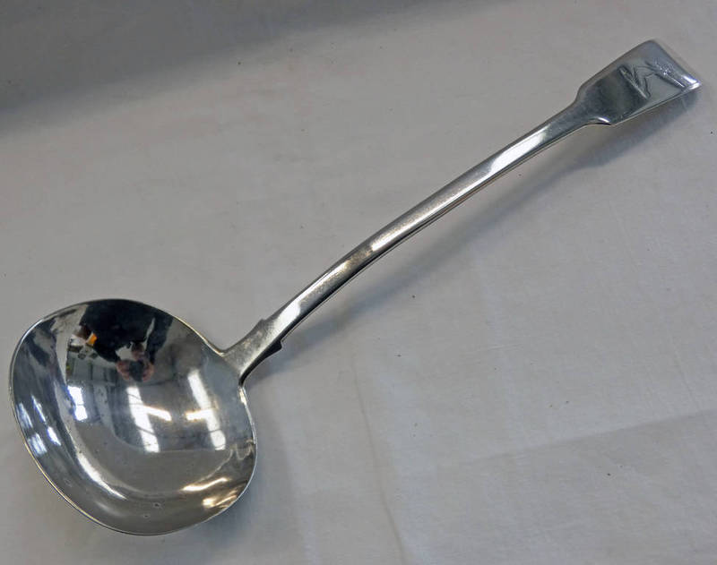 GEORGIAN SILVER FIDDLE PATTERN SOUP LADLE,