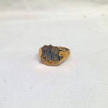 9CT GOLD SIGNET RING - 5.3 G, RING SIZE R Condition Report: Ring size: S. weight: 5.