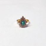 18CT GOLD EMERALD & DIAMOND CLUSTER RING,