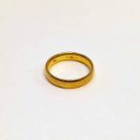 9CT GOLD WEDDING BAND - RING SIZE N, 3.