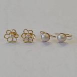 2 PAIRS OF 9CT GOLD PEARL SET EARRINGS - 1.