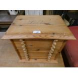 PINE TABLE TOP COLLECTOR'S/JEWELLERY CHEST SIGNED LINDA TO TOP,