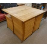 MODERN OAK CENTRE TABLE WITH 2 PANEL DOORS & 10 DRAWERS