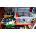 BOX OF VARIOUS TOOLS TO INCLUDE BOSCH TRUVO MULTI-DETECTOR, BOSCH PKP 18E GLUE GUN, TABLE VICE ETC.