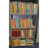 SELECTION OF VARIOUS CHILDREN'S ANNUALS & BOOKS.