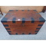 PINE BOX WITH METAL FIXTURES & FELT LINED INTERIOR WITH TRAY Condition Report: The
