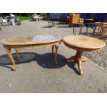 CONTINENTAL OAK OVAL COFFEE TABLE WITH BERGERE TOP & GLASS INSET ON CABRIOLE SUPPORTS & OAK