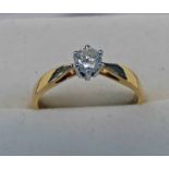 18K GOLD DIAMOND SINGLE-STONE RING, APPROX 0.