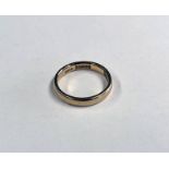 18CT GOLD WEDDING BAND, RING SIZE L, 3.