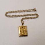 GOLD FOLIATE DECORATED PIERCE WORK RECTANGULAR PENDANT - 7.2 G ON A 9CT GOLD CHAIN - 8.