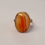 9CT GOLD BANDED AGATE RING, SIZE J - 3.