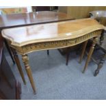 20TH CENTURY EMPIRE STYLE HALL TABLE ON REEDED SUPPORTS.