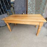 OAK RECTANGULAR KITCHEN TABLE ON TURNED SUPPORTS.