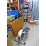 CYCLONE CROSS TRAINER