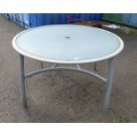 METAL CIRCULAR GARDEN TABLE WITH GLASS TOP DIAMETER 122 CM