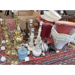 GOOD SELECTION OF VARIOUS TABLE LAMPS AND LAMP SHADES