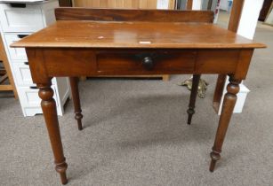 19TH CENTURY MAHOGANY SIDE TABLE WITH SINGLE DRAWER & TURNED SUPPORTS,