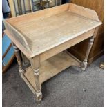 19TH CENTURY PINE WASH STAND WITH 3/4 GALLERY TOP & UNDERSHELF ON TURNED SUPPORTS,