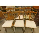 SET OF 6 SPINDLE BACK KITCHEN CHAIRS ON TURNED SUPPORTS Condition Report: All items