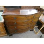 19TH CENTURY MAHOGANY CHEST OF DRAWERS WITH SERPENTINE FRONT & 4 GRADUATED DRAWERS ON BRACKET