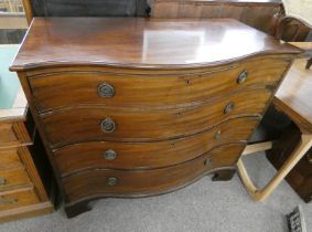 19TH CENTURY MAHOGANY CHEST OF DRAWERS WITH SERPENTINE FRONT & 4 GRADUATED DRAWERS ON BRACKET