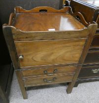 19TH CENTURY MAHOGANY COMMODE WITH TRAY TOP & SINGLE PANEL DOOR ON SQUARE SUPPORTS.