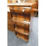 MAHOGANY CHEST WITH 3 DRAWERS WITH SHAPED FRONTS,