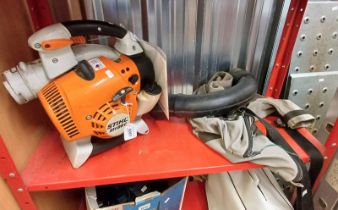 STIHL POWER BLOWER WITH BASKET Condition Report: The lot is in used condition but
