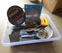 GOOD SELECTION OF SAW DISCS, DRILL BIT SETS,